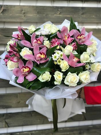 Букет цветов из: Розы и Хризантемы в Новоивановской