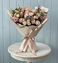 Букет цветов из:  Розы и Лизиантусы в Новоивановской