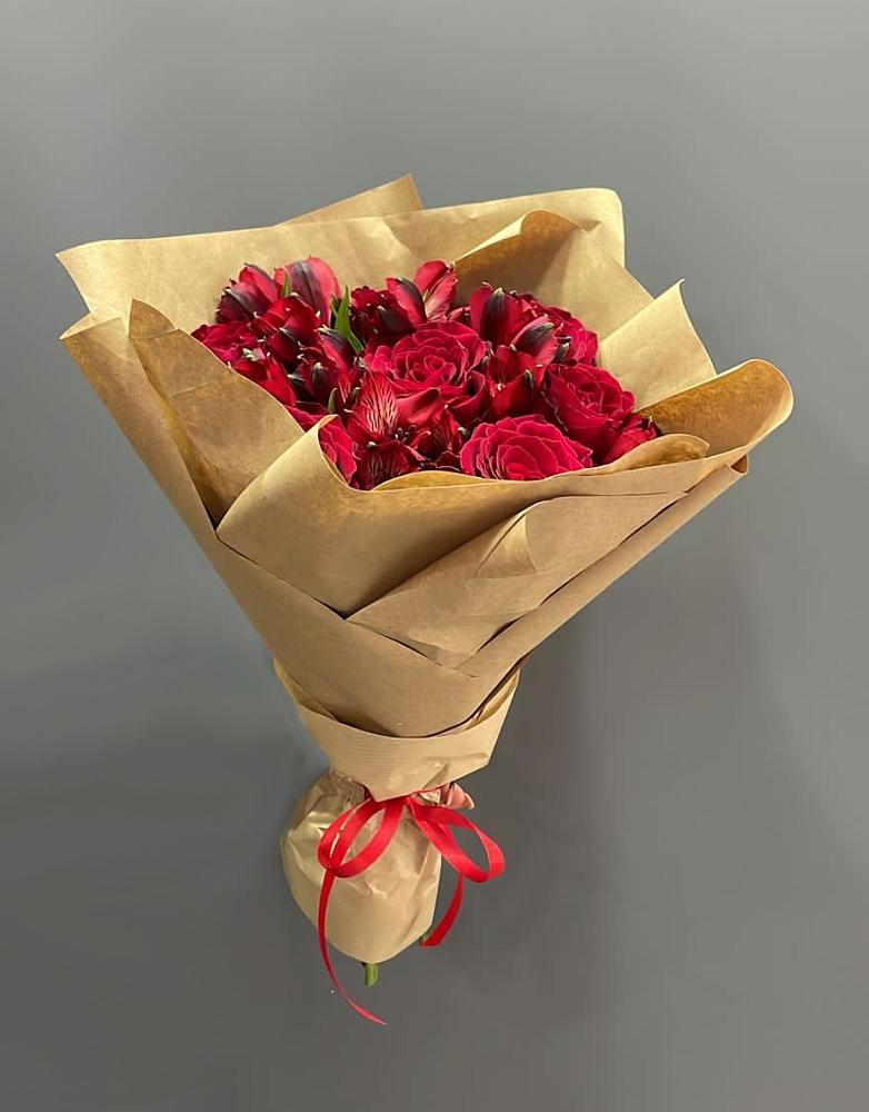 Букет цветов из: Альстромерии и Розы в Новоивановской