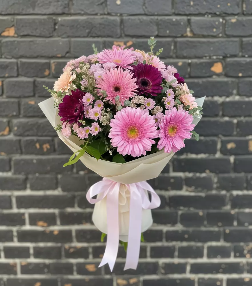 Букет цветов из: Герберы и Хризантемы в Новоивановской