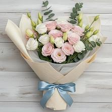 Букет цветов из:  Лизиантусы в Новоивановской
