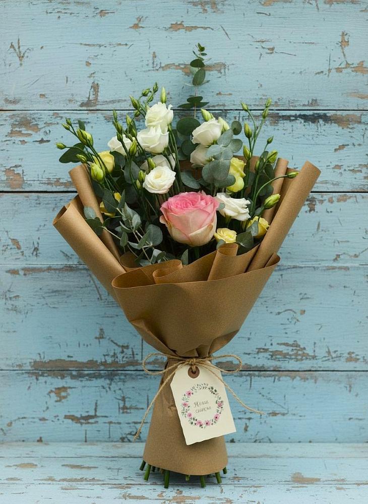 Букет цветов из: Розы и Лизиантусы в Новоивановской