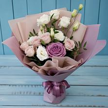 Букет цветов из:  Розы и Лизиантусы в Новоивановской