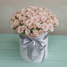 Цветочная композиция из Розы в шляпной коробке в Новоивановской