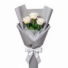 Букет 3 белые розы в Новоивановской