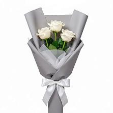 Букет 3 белые розы в Новоивановской