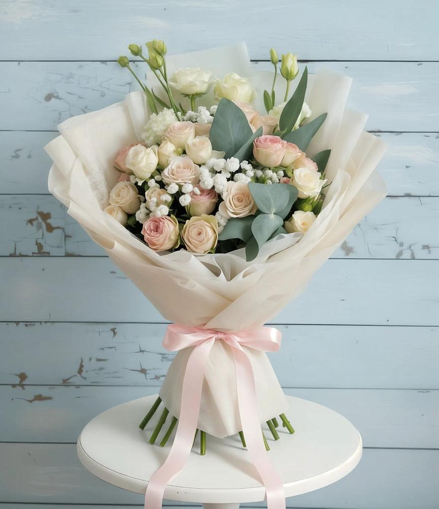 Букет цветов из: Розы и Лизиантусы в Новоивановской