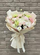 Букет цветов из:  Гвоздики, Розы, Лизиантусы и Хризантемы в Новоивановской