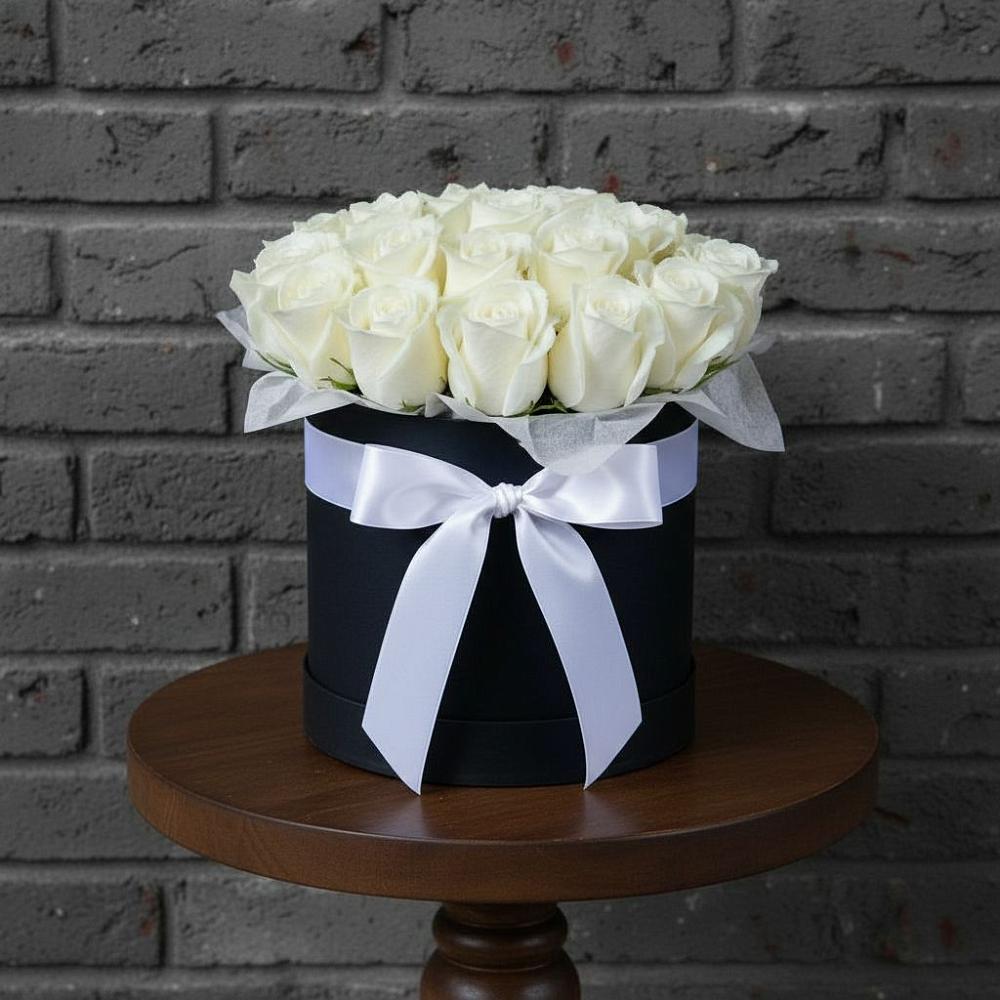 Цветочная композиция из Розы в шляпной коробке в Новоивановской