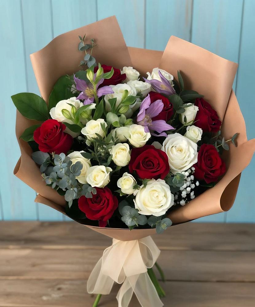Букет цветов из: Розы и Альстромерии в Новоивановской