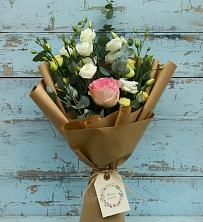 Букет цветов из:  Розы и Лизиантусы в Новоивановской