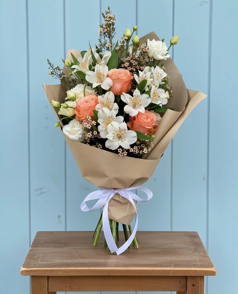 Букет цветов из: Альстромерии, Лизиантусы, Розы и Хризантемы в Новоивановской